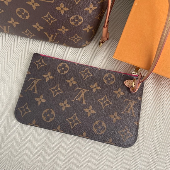 Louis Vuitton Neverfull PM with ORIGINAL BOX, BAG, DUST-BAG, RIBBON & RECEIPT. - Picture 5 of 16